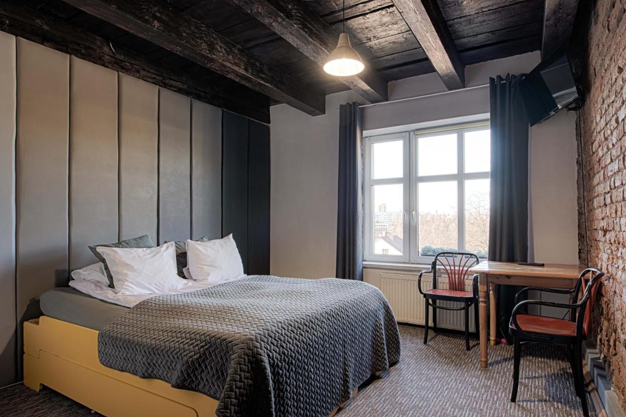 3 Bros' Hostel Cieszyn Цешин Екстер'єр фото