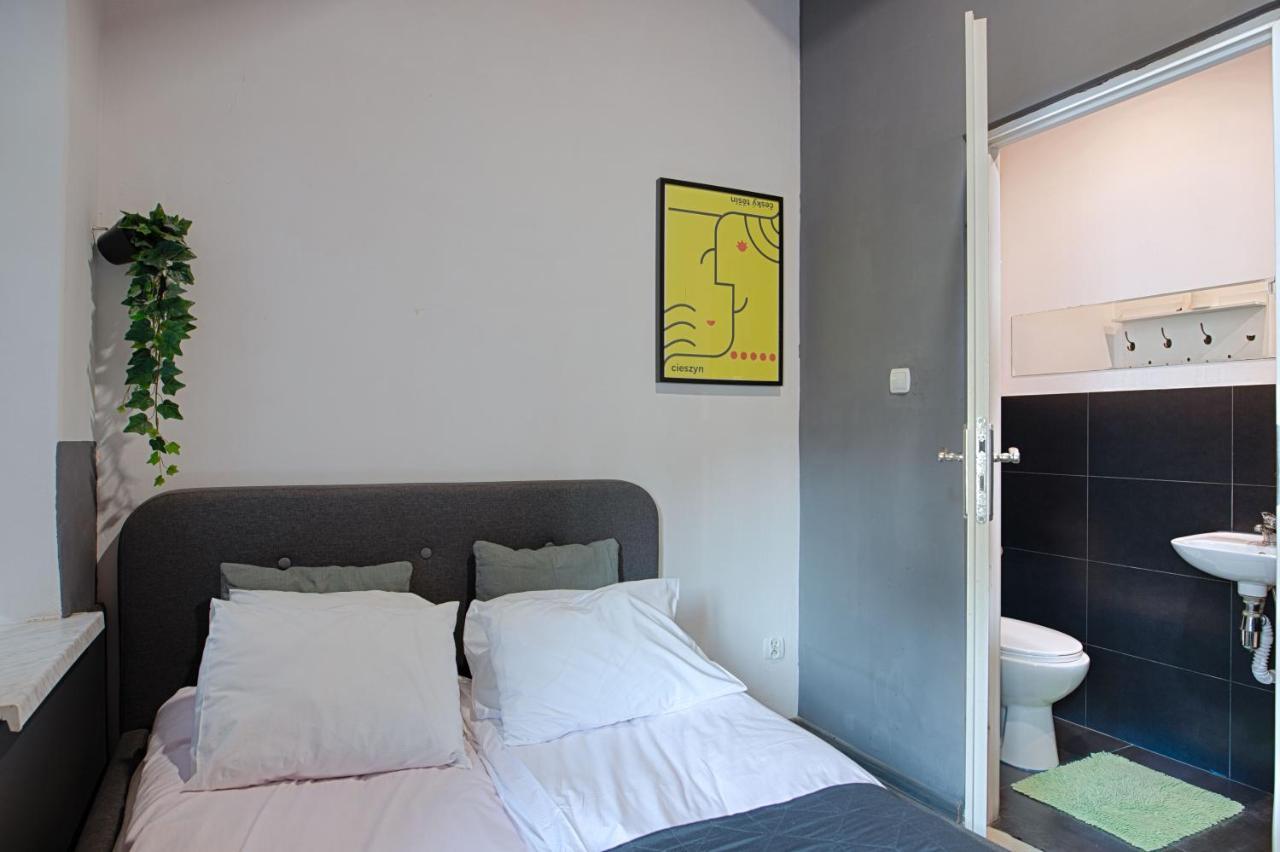 3 Bros' Hostel Cieszyn Цешин Екстер'єр фото