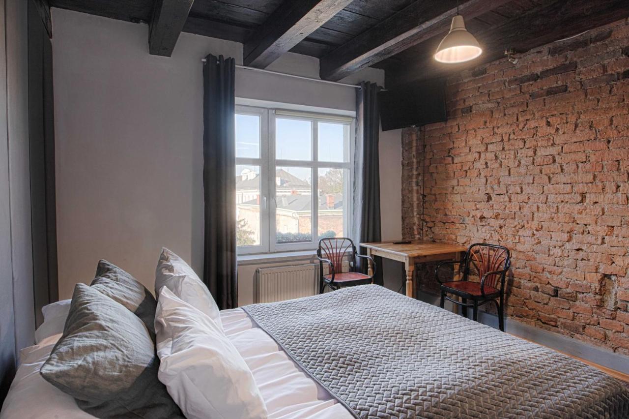 3 Bros' Hostel Cieszyn Цешин Екстер'єр фото