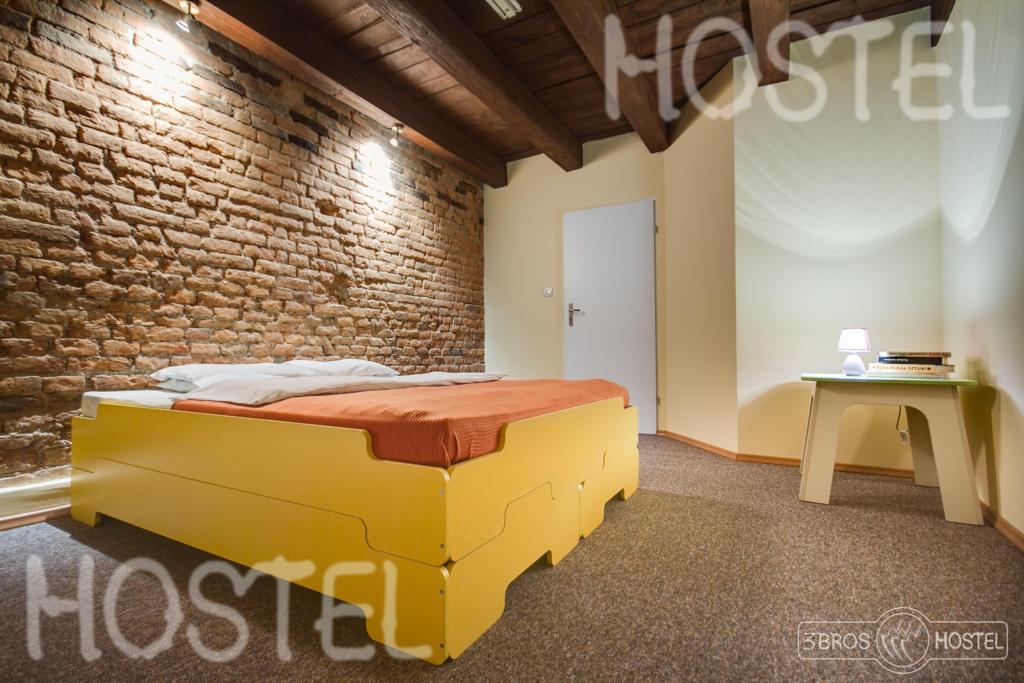 3 Bros' Hostel Cieszyn Цешин Номер фото