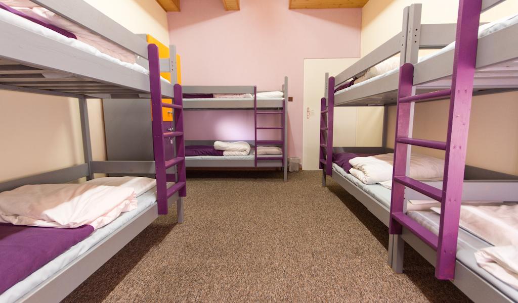 3 Bros' Hostel Cieszyn Цешин Номер фото