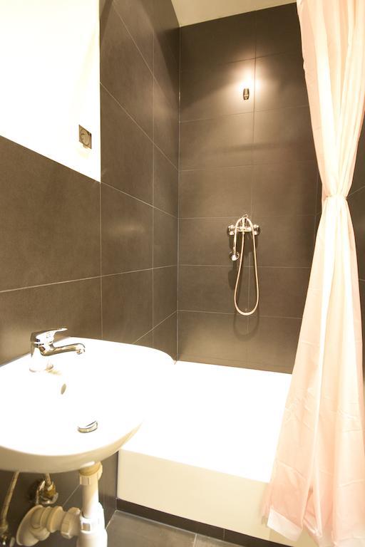 3 Bros' Hostel Cieszyn Цешин Номер фото
