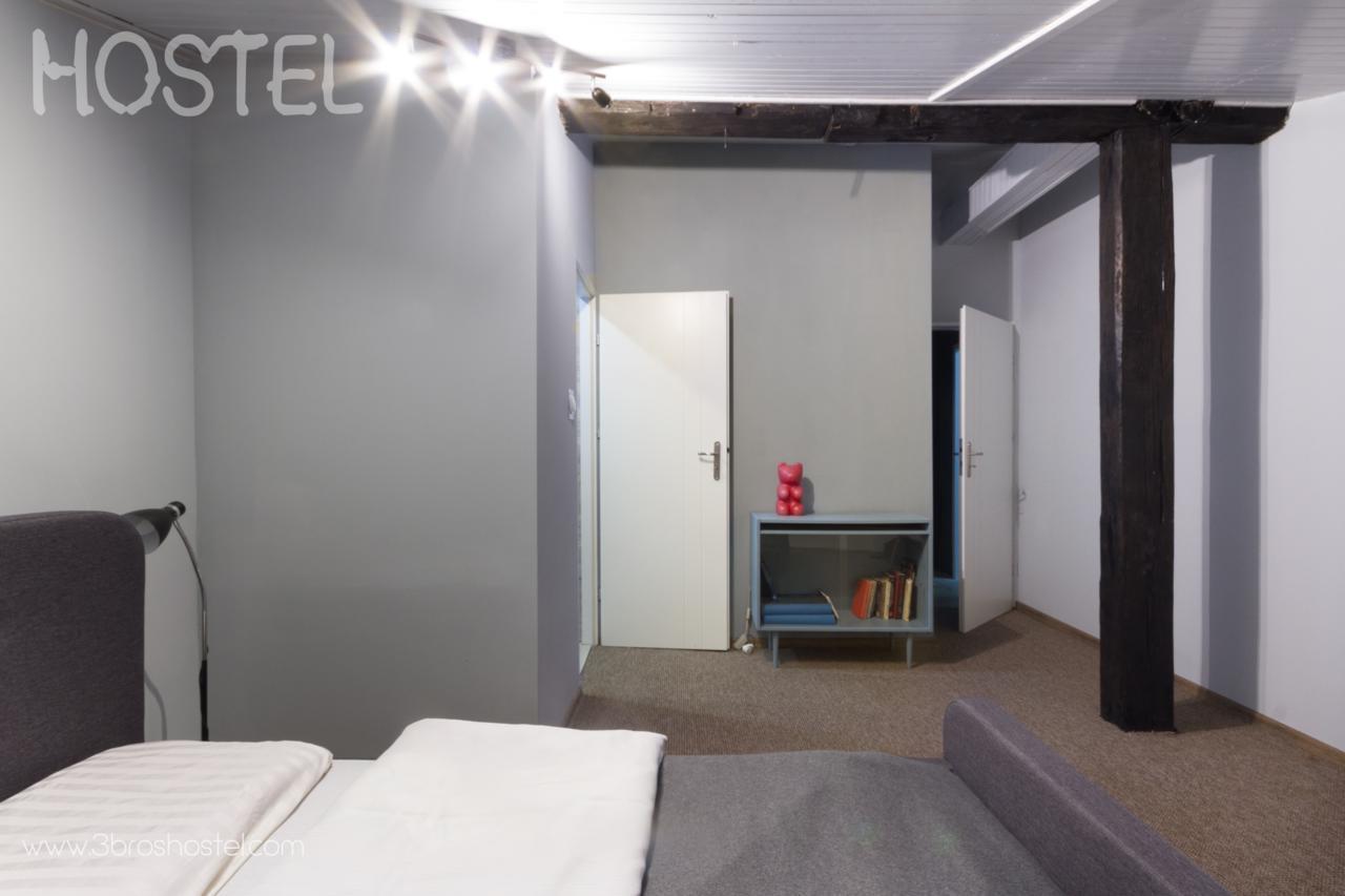 3 Bros' Hostel Cieszyn Цешин Екстер'єр фото