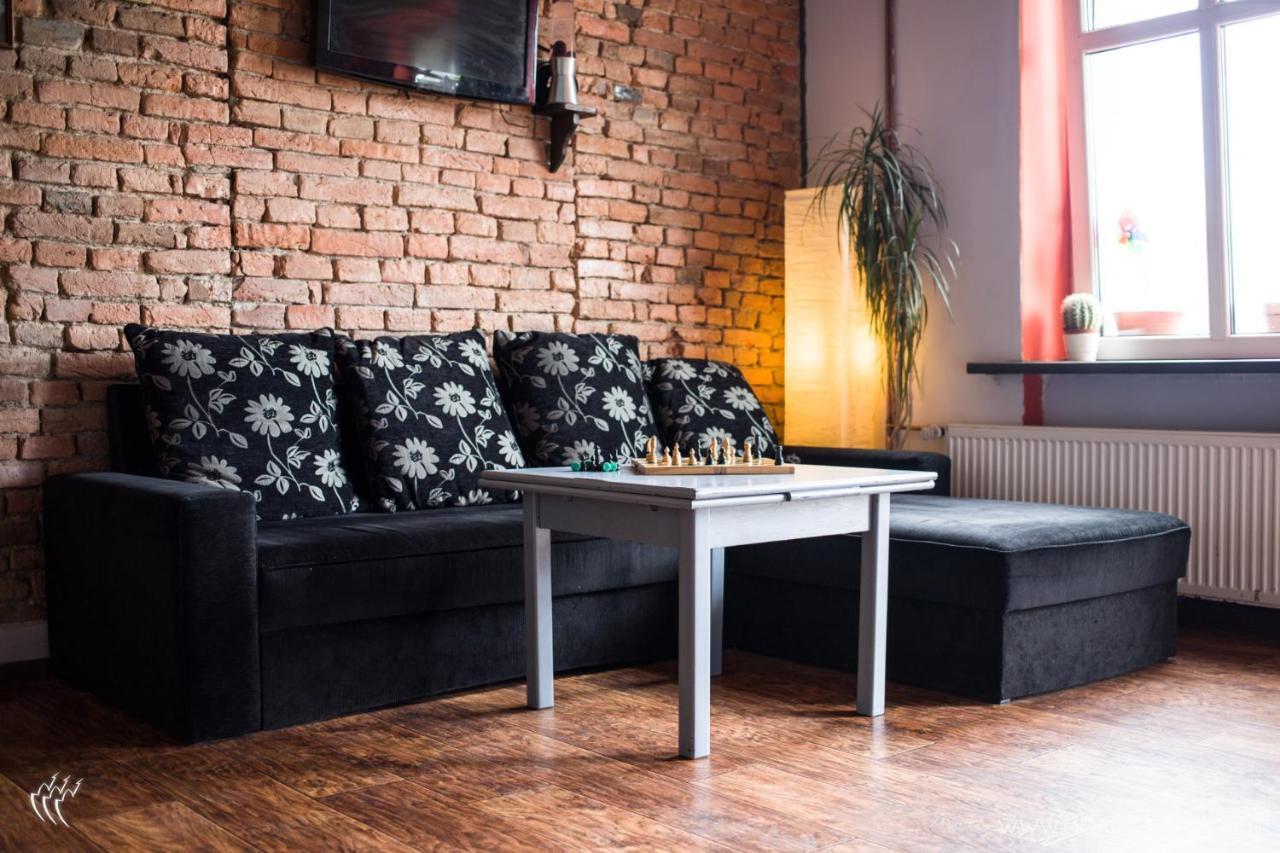 3 Bros' Hostel Cieszyn Цешин Екстер'єр фото