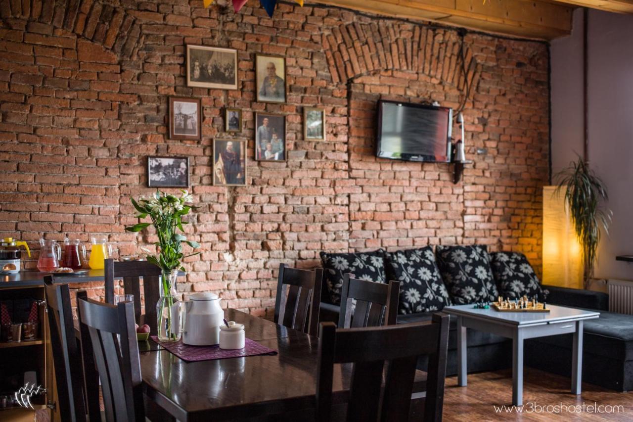 3 Bros' Hostel Cieszyn Цешин Екстер'єр фото