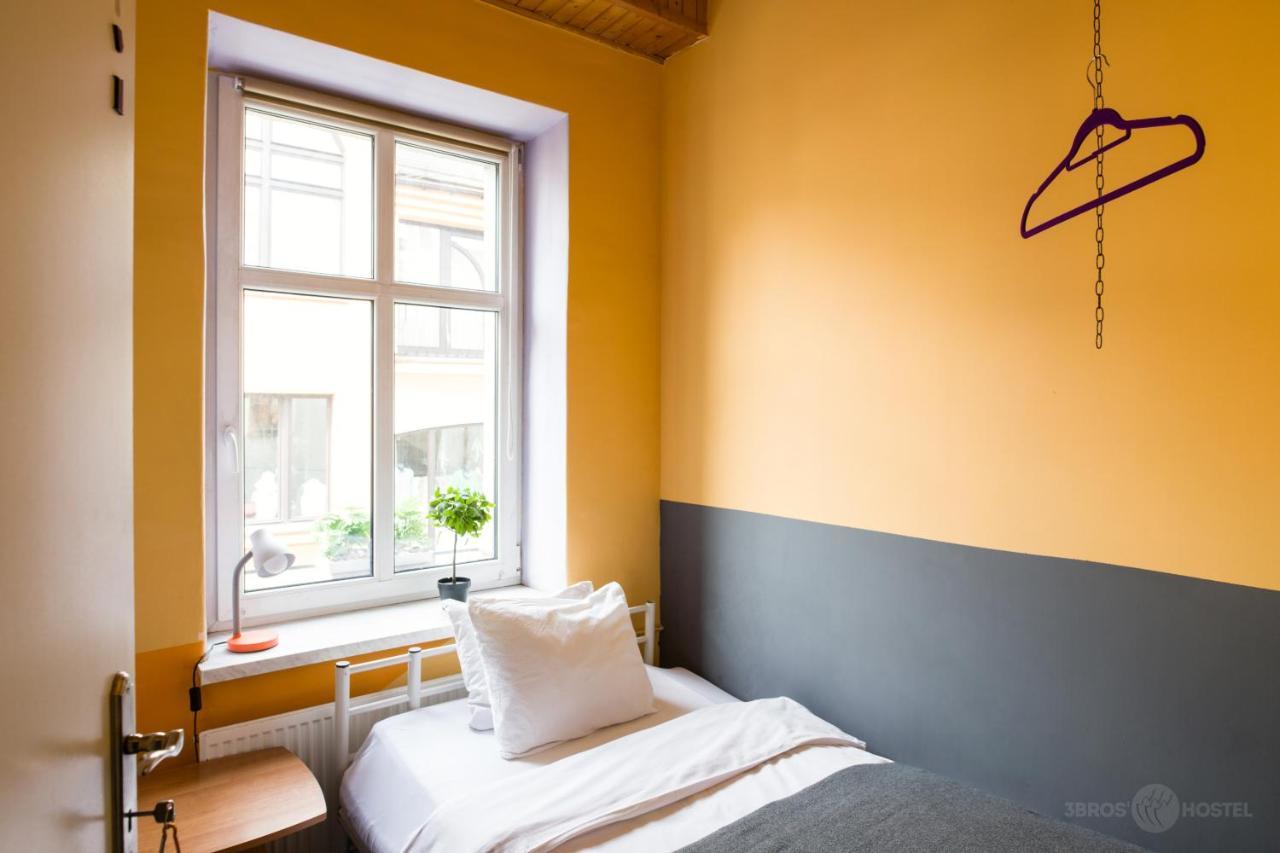 3 Bros' Hostel Cieszyn Цешин Екстер'єр фото